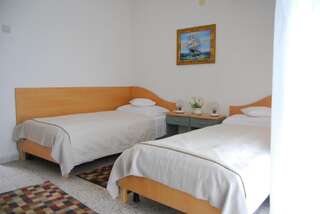 Отель Hotel Raluca Венус Улучшенный двухместный номер с 2 отдельными кроватями-1